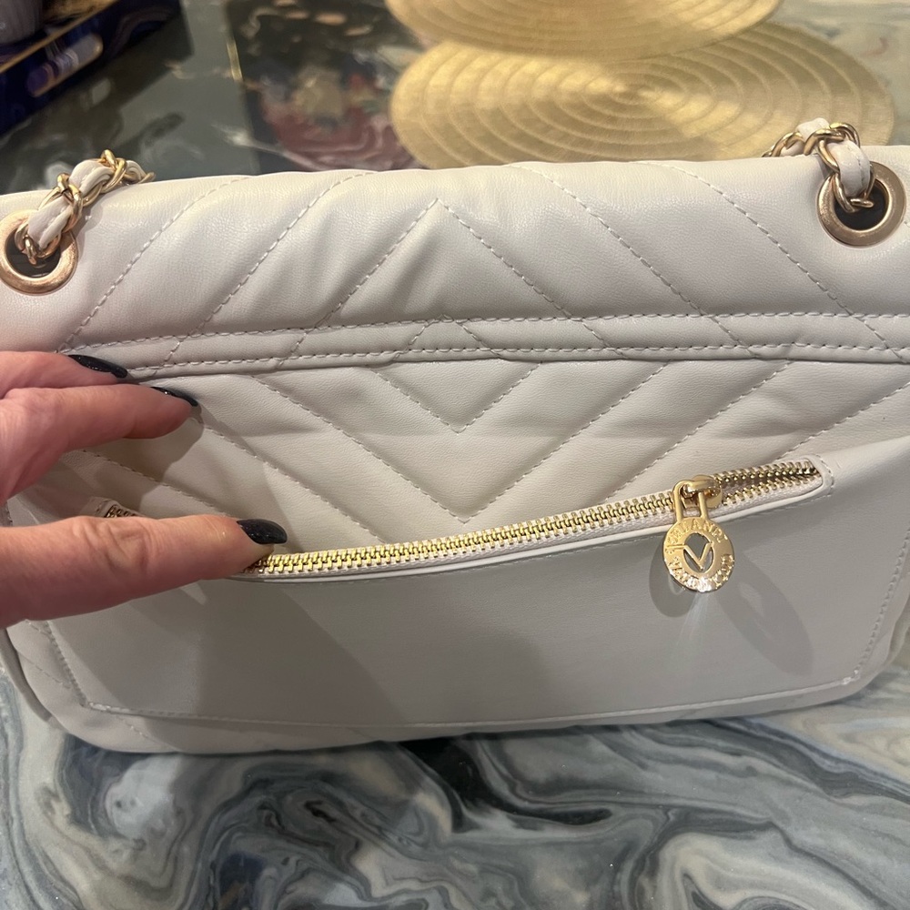 Valentino Orlando gorgeous Quilted Bag withV Lock and Trolly Pocket New with tag - Picture 4 of 12